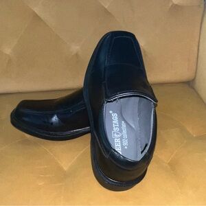 Black men’s loafers